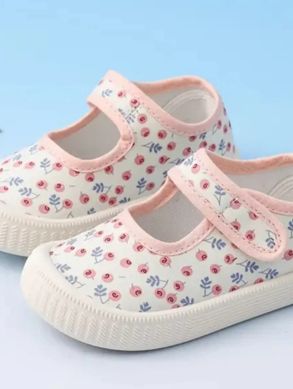 Toddler 8 Shoes, New